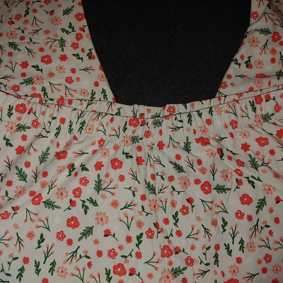 SweetLegs white floral basic leggings. Plus2 size. - Picture 2 of 5